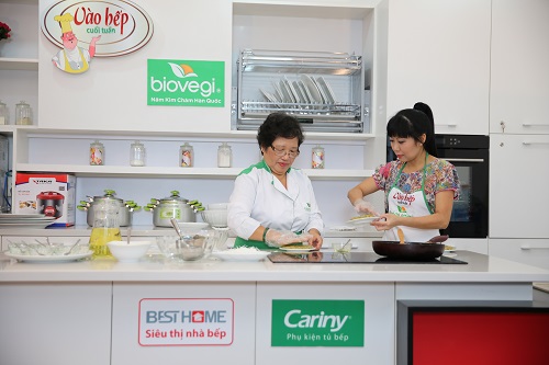 https://www.quangcaotruyenhinh.com/wp-content/uploads/2015/09/thuhuongvaobep.jpg);