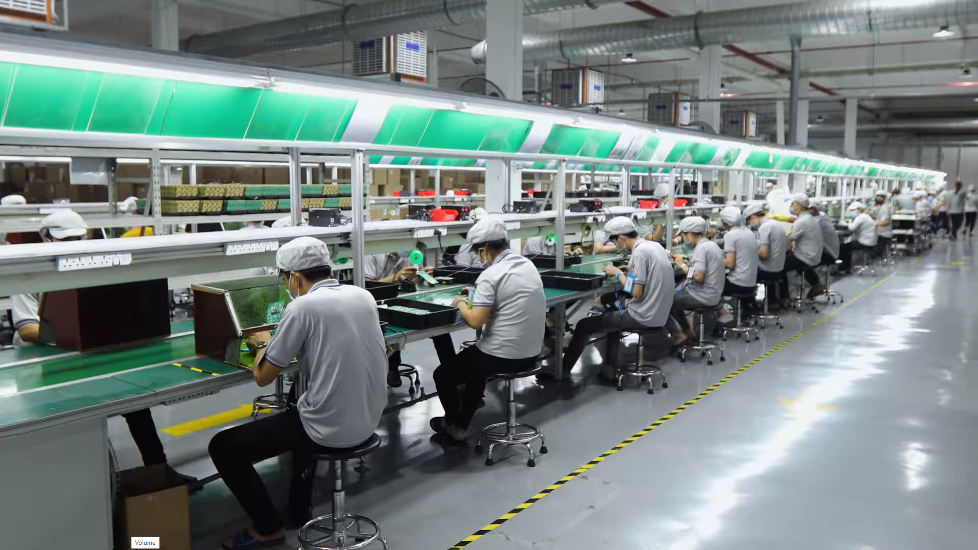 https://www.quangcaotruyenhinh.com/wp-content/uploads/2023/04/VSM-Group-Phim-doanh-nghiep-Gre-Alpha-Viet-Nam.png);